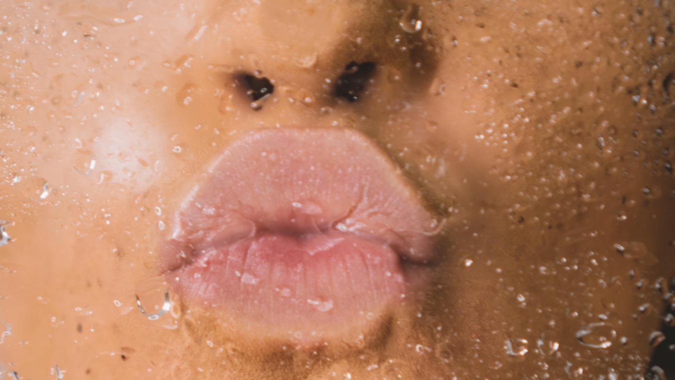 WTF. MAC verkoopt nu groene lipstick en die is nog populair ook