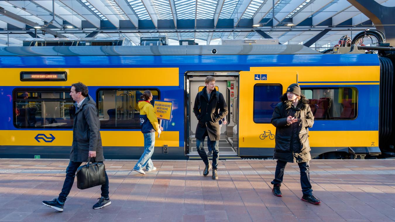 Nieuwe trein voor traject Brussel-Amsterdam vervoert voor het eerst reizigers