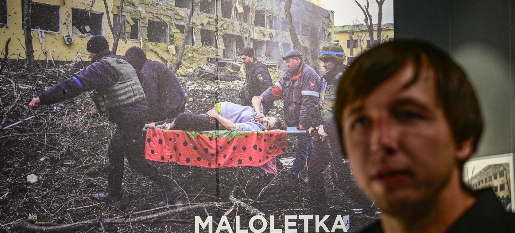 Oekraïner wint prestigieuze World Press Photo-prijs met beeld van gewonde vrouw