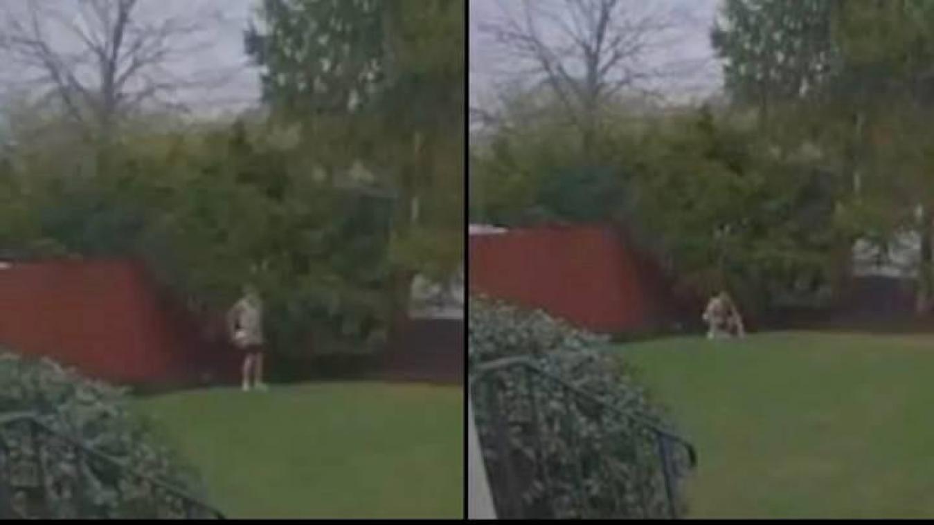 WTF. Marathonloper laat een wel heel onaangenaam cadeautje achter in willekeurige tuin (video)