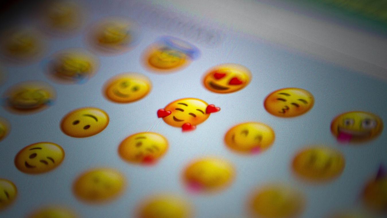 Dit zijn de belangrijkste dating emoji’s van het moment