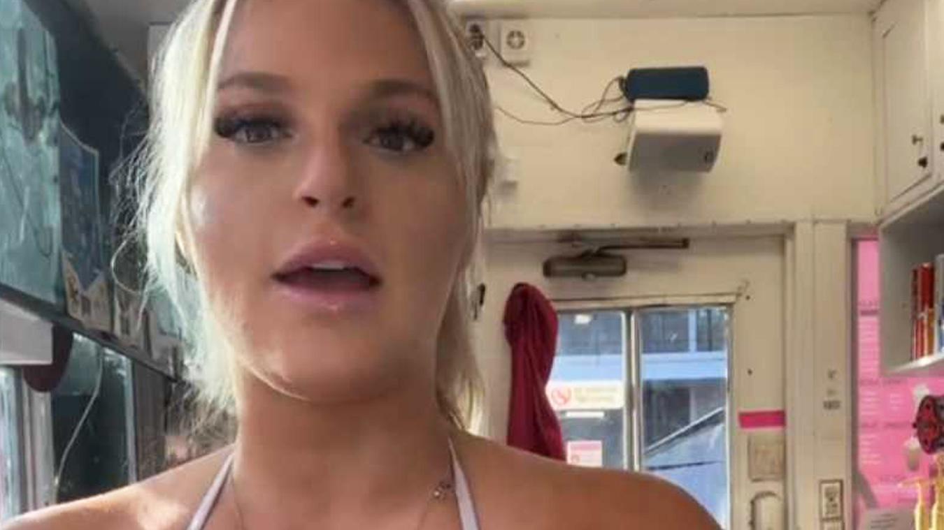 Barista draagt bikini tijdens het werk: «Waarom worden sommige mensen daar boos van?!»