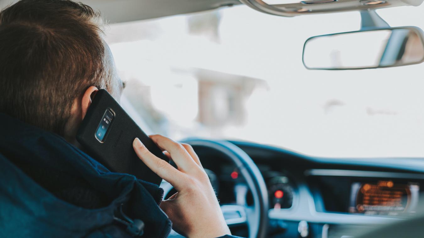 Een vijfde van Vlaamse automobilisten zegt gsm te zullen blijven gebruiken achter stuur