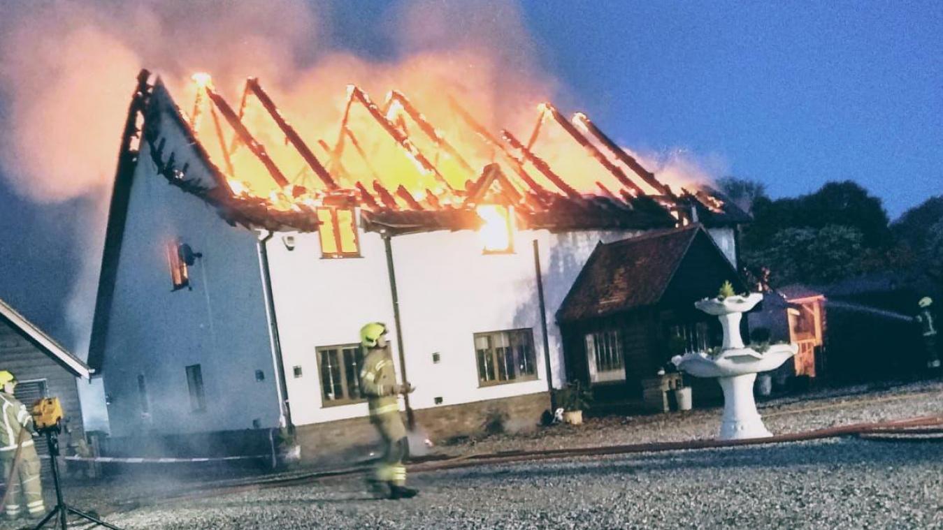 Moedige honden redden baasjes uit angstaanjagende woningbrand
