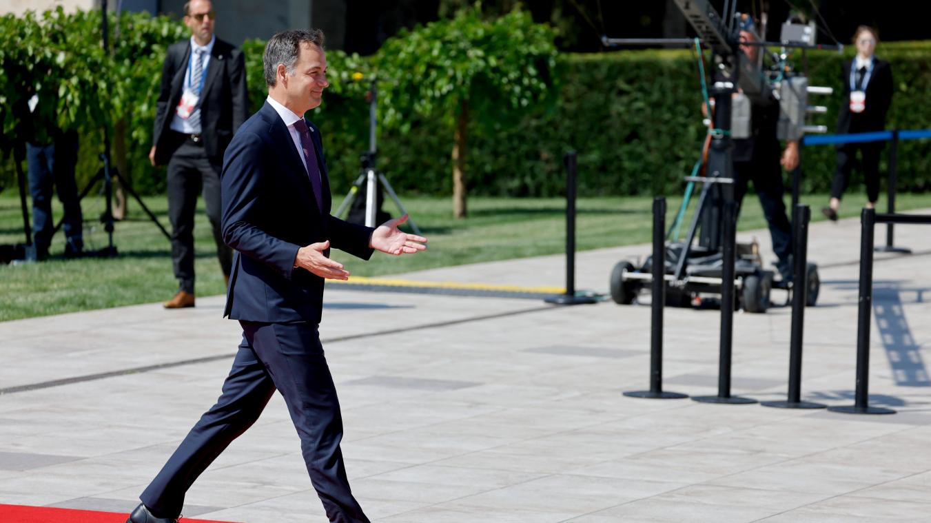 Premier De Croo opgenomen in ziekenhuis na val met fiets