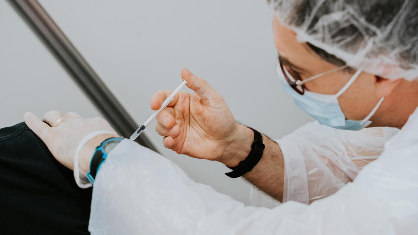 De vijfde coronaprik komt er, maar er is dringend nood aan nieuw vaccin