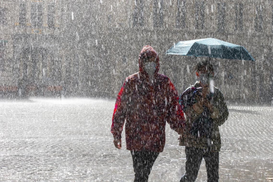 KMI waarschuwt voor hevige regenval donderdag: «Lokaal tot 115 liter per vierkante meter»