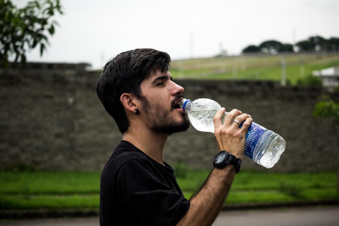 Stay hydrated: zo leer je voldoende water te drinken!