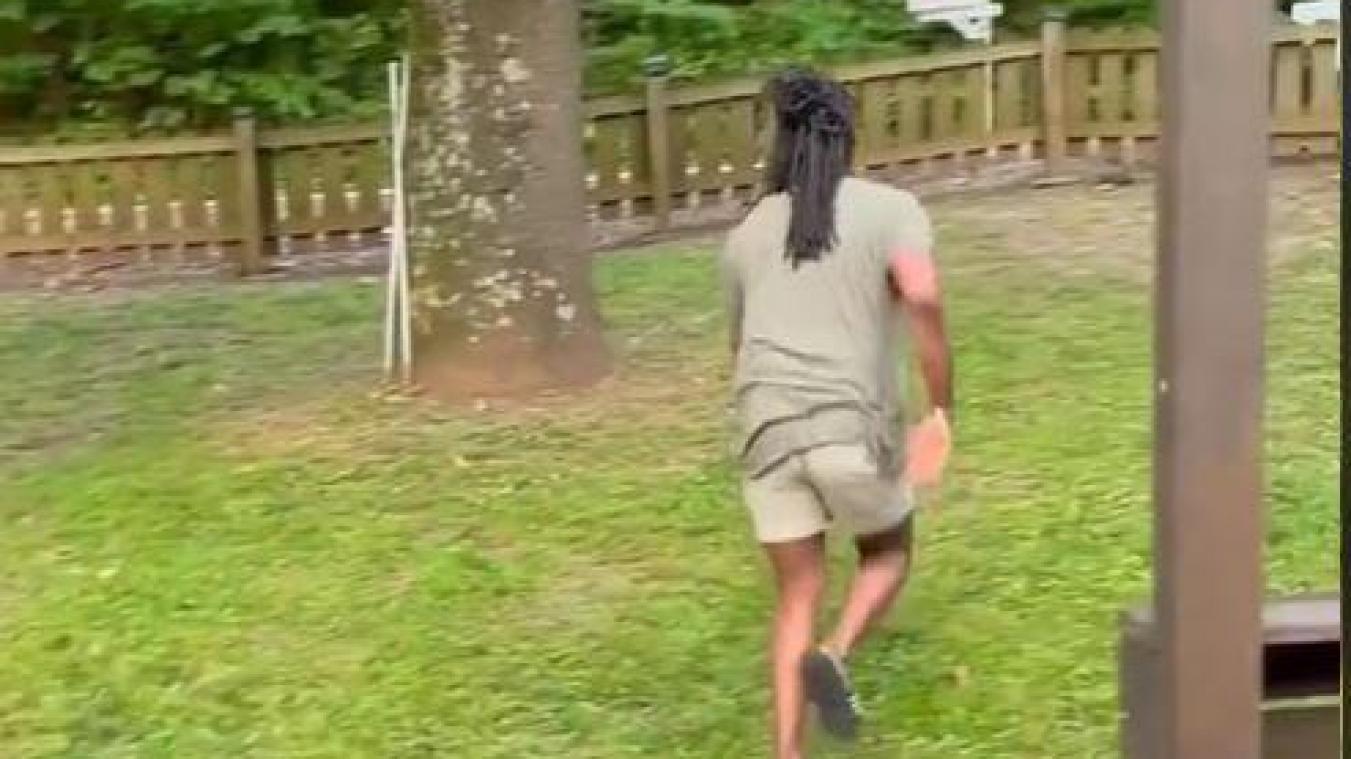 Man wil bewijzen dat hij over hek kan springen, maar dan gebeurt DIT (video)