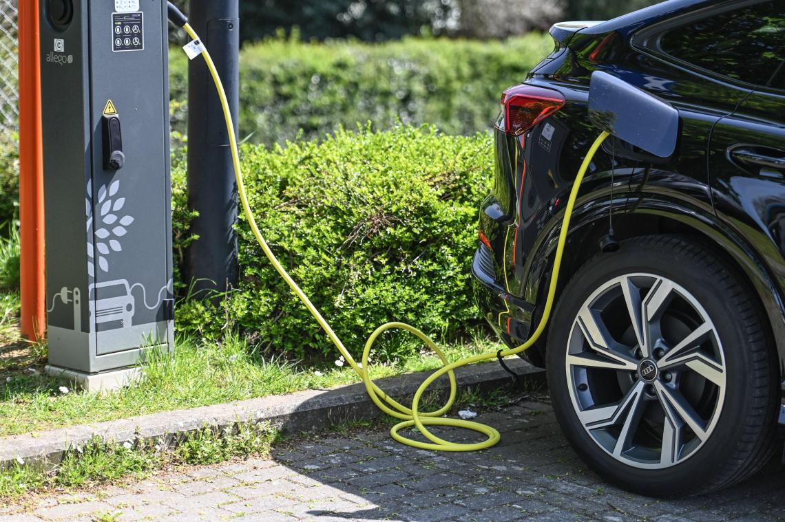 Elektrische auto is gemiddeld even duur als brandstofwagen, maar er is één cruciaal verschil (video)