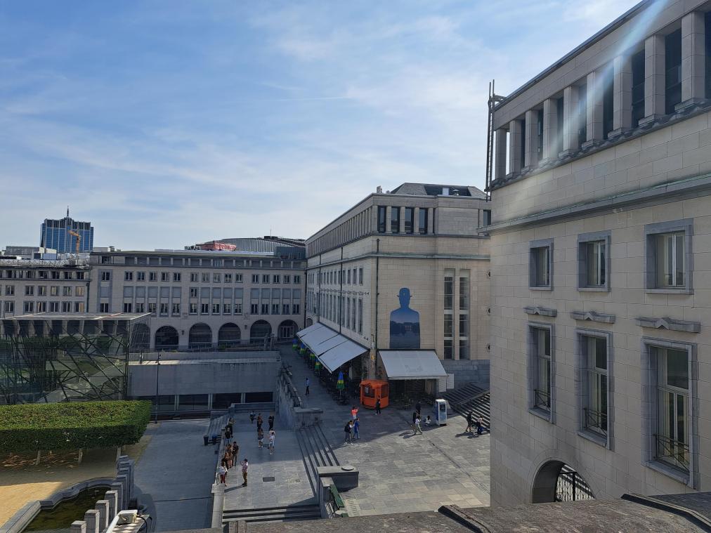 Dit parcours door Brussel laat je in de voetsporen treden van René Magritte