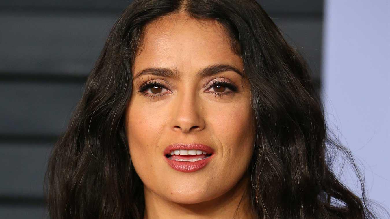 Salma Hayek (56) verbaast volgers in bikini: «Nog steeds even mooi!» (foto)