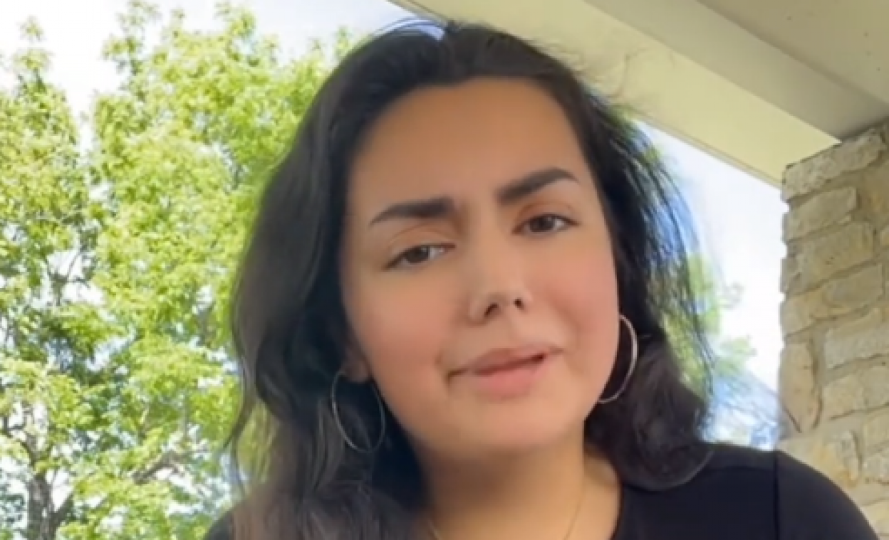 Influencer beweert dat shapewear van Kim Kardashian haar leven redde tijdens schietincident (video)