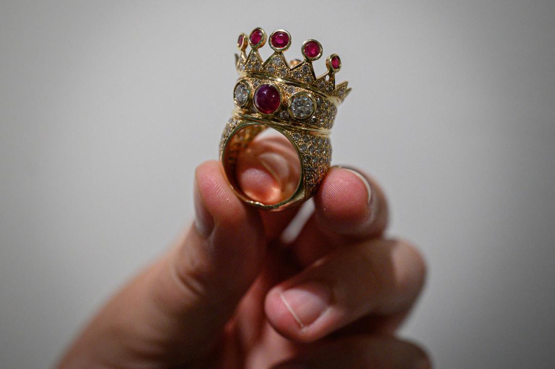 Zeldzame ring gedragen door Tupac op laatste optreden geveild voor miljoen dollar
