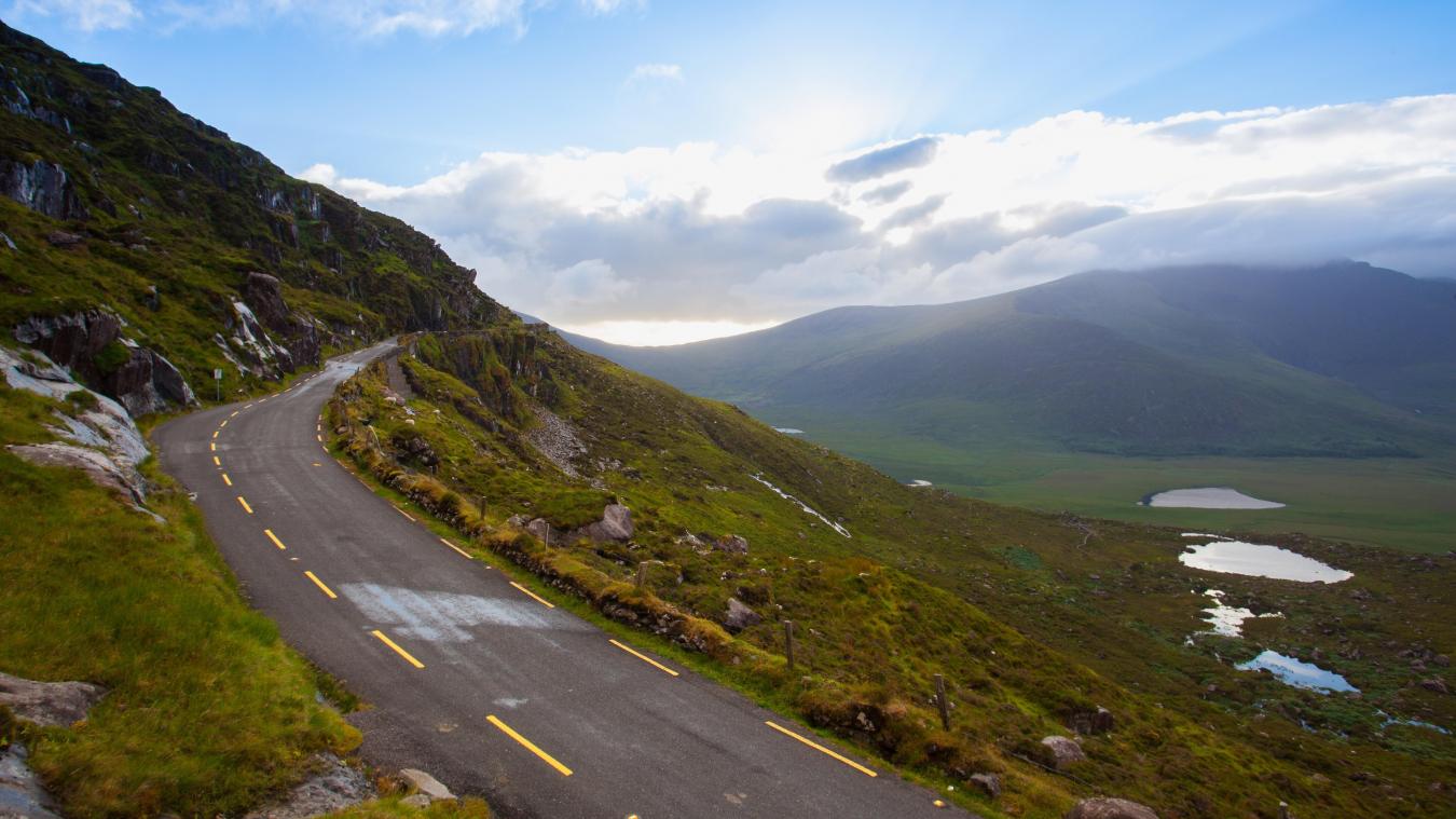 Deze iconische Ierse bergpas kan voor dit prijsje van jou zijn: «een stukje puur Ierland»