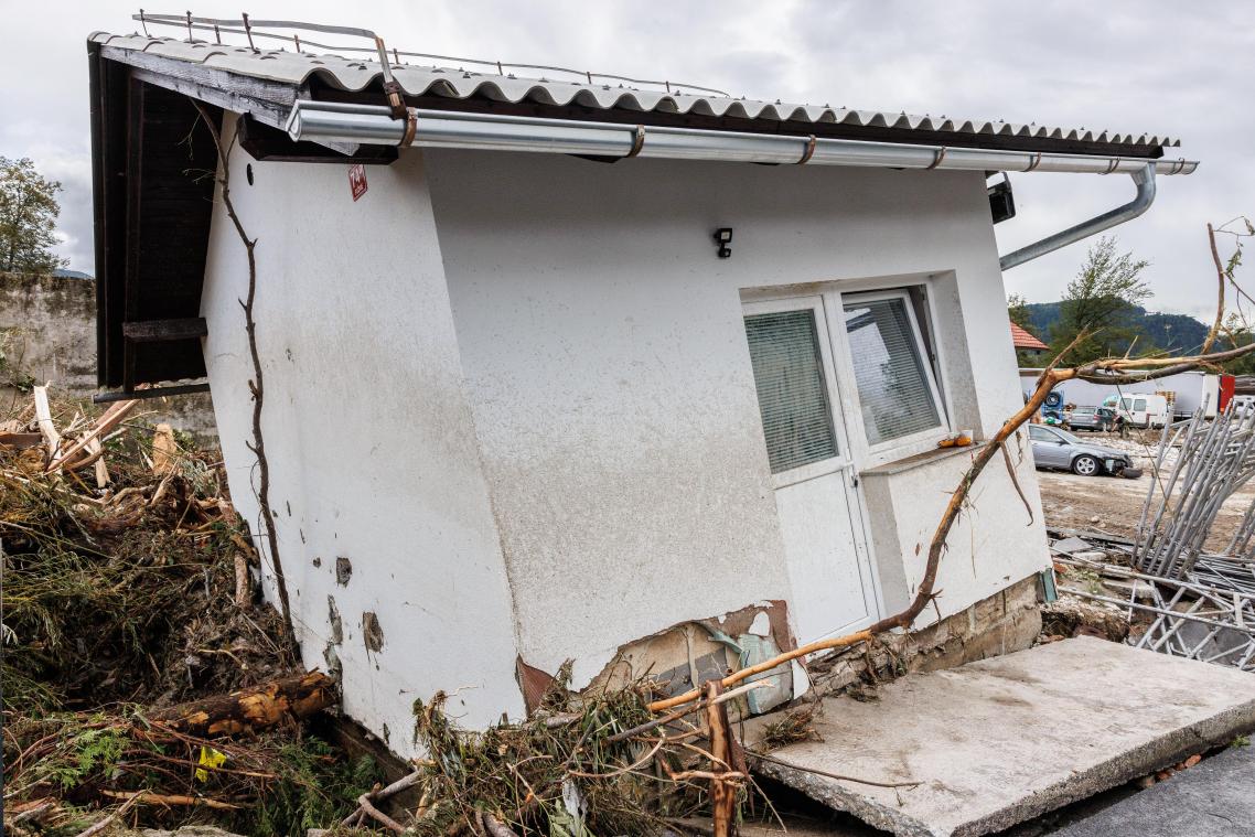 Noodweer in Slovenië eiste al zes doden, ravage is niet te overzien (video)