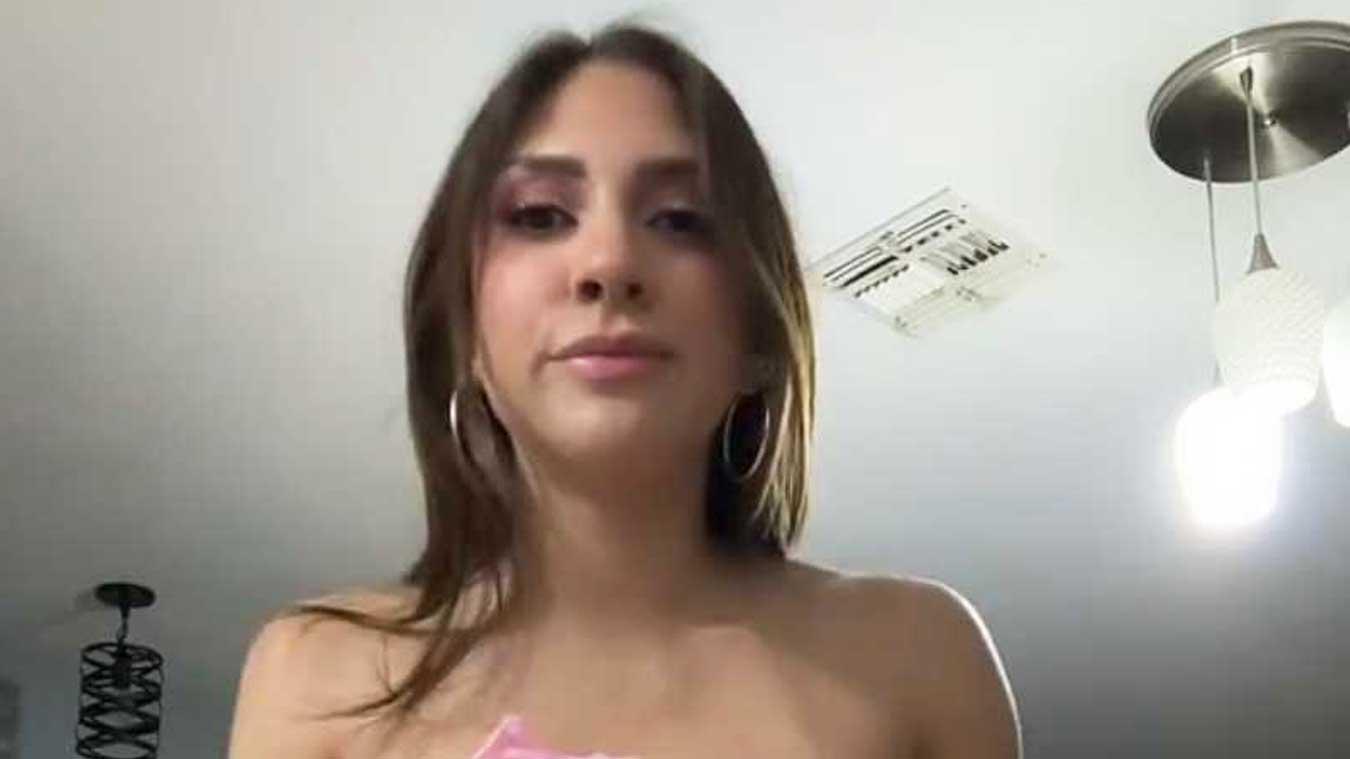 Vrouw gaat ‘Barbie’-film kijken in weinig verhullende outfit: «Lieten ze jou ZO binnen?!» (video)
