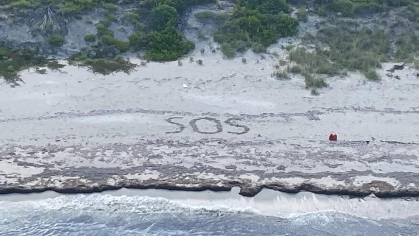 Gestrande man gered dankzij ‘SOS’-boodschap in zand en vuurpijl