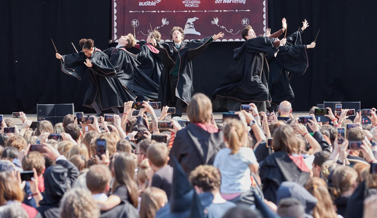 Bijna 2000 Harry Potters verbreken wereldrecord (foto’s)