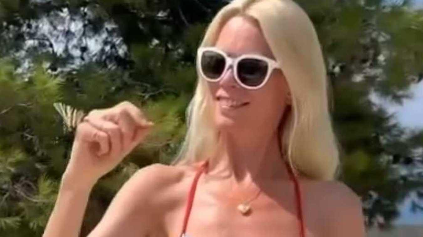 Claudia Schiffer poseert in bikini voor verjaardag: «Je wordt mooier met de jaren!» (foto)