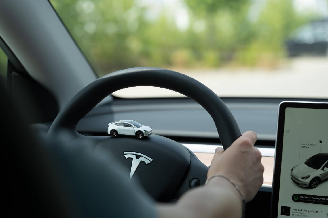 VS start onderzoek naar Tesla’s Autopilot na reeks aanrijdingen