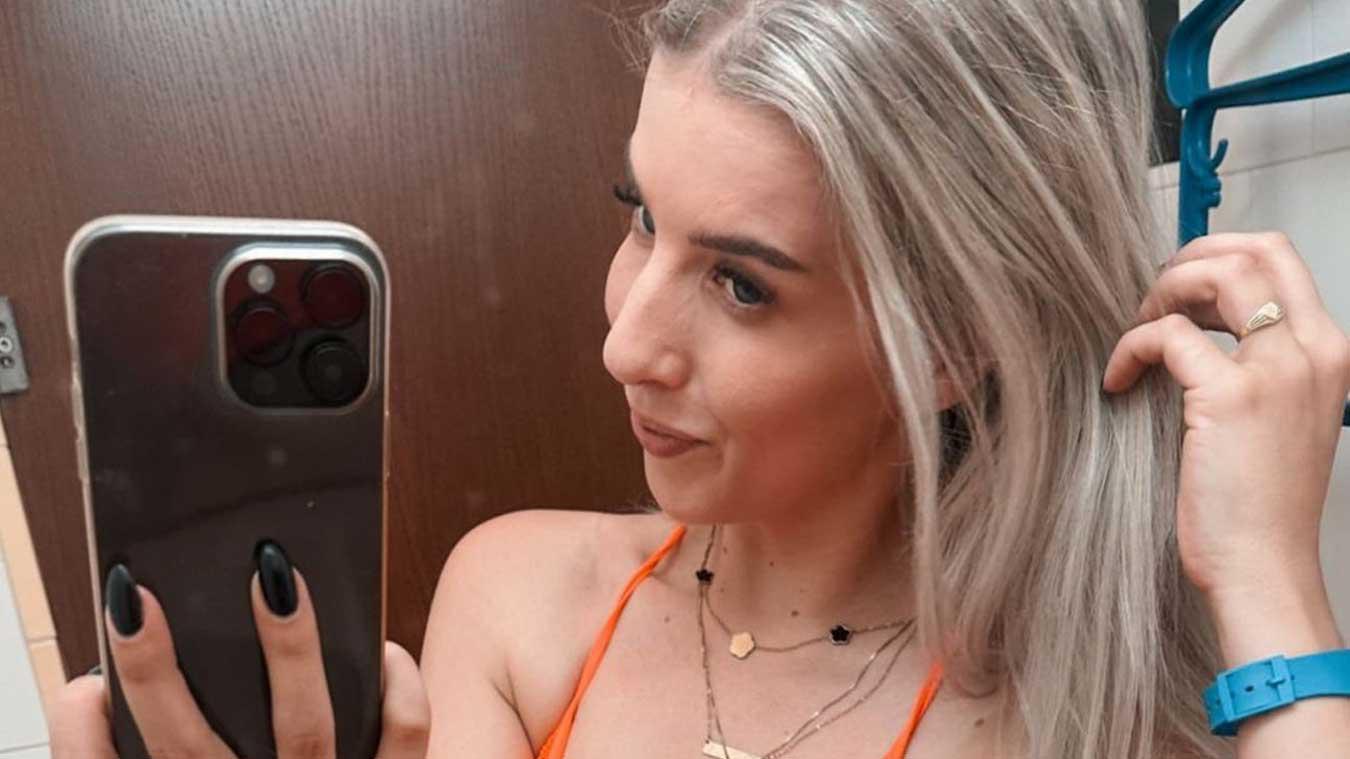 Laura uit ‘Blind Getrouwd’ deelt «ongegeneerde» badpakselfie (foto)
