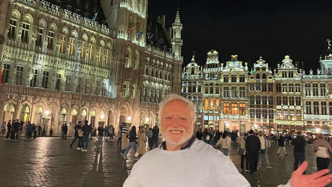 Gespot: vader van de memes bezoekt Brussel