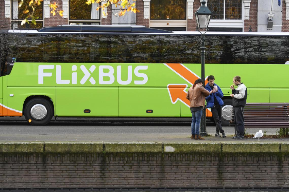 Flix ziet steeds meer passagiers op groene bussen en treinen stappen