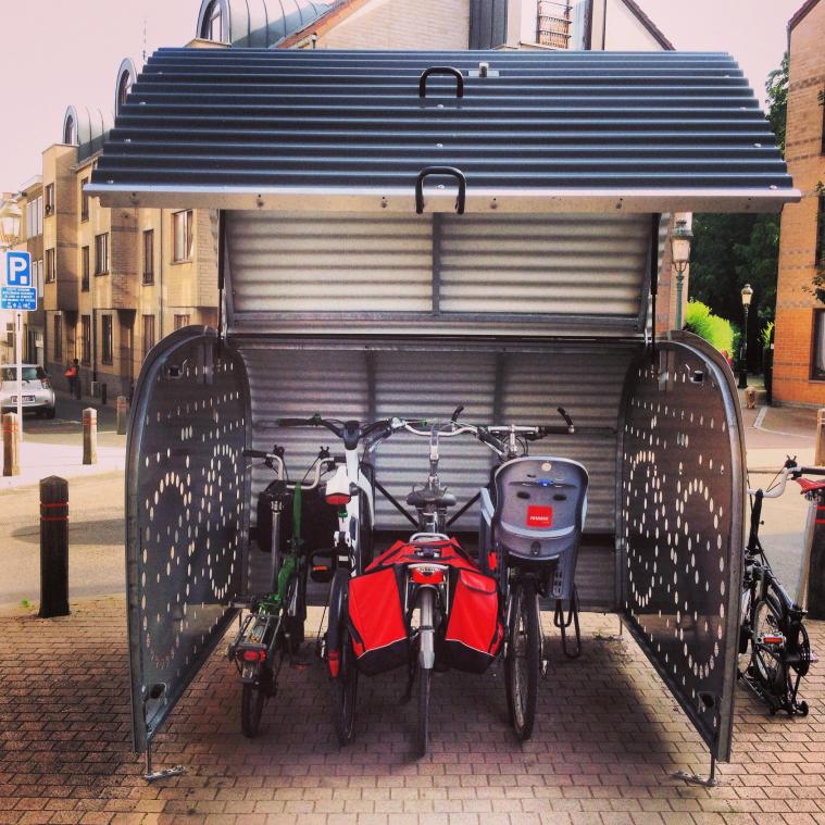 Duizendste Brusselse Fietsbox ingehuldigd in Schaarbeek
