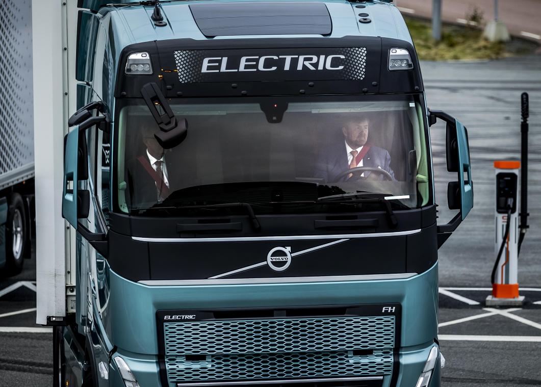 Eerste volledig elektrische vrachtwagens rijden rond in Antwerpse haven