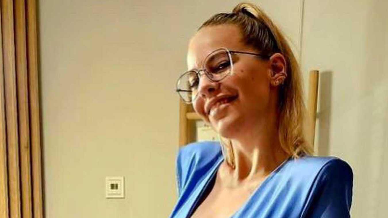 Eline De Munck is zwanger en toont meteen haar buikje: «Goed verborgen gehouden!» (foto)
