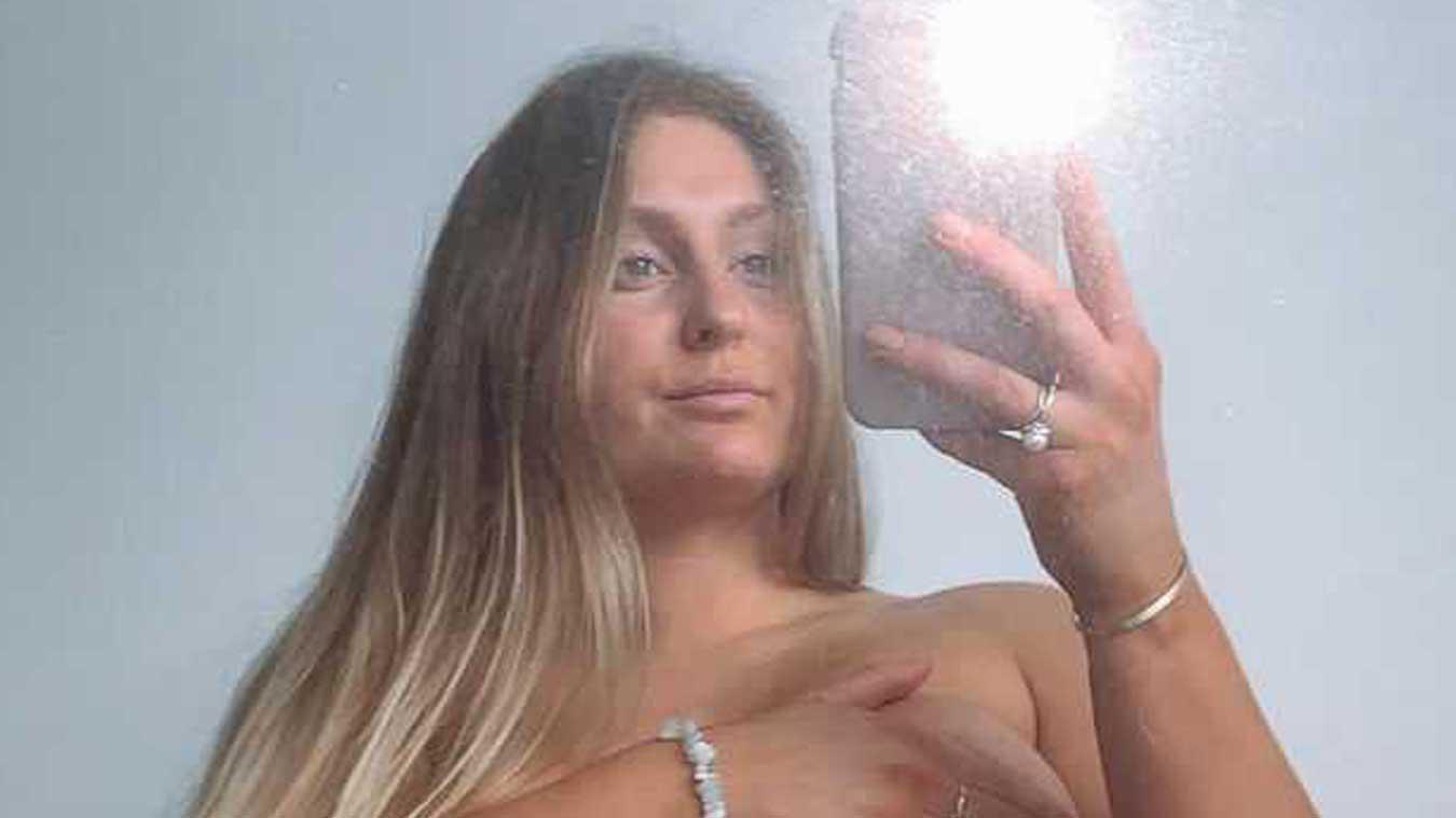 Plussize model poseert halfnaakt: «Mijn borsten zijn mijn grootste onzekerheid» (foto’s)