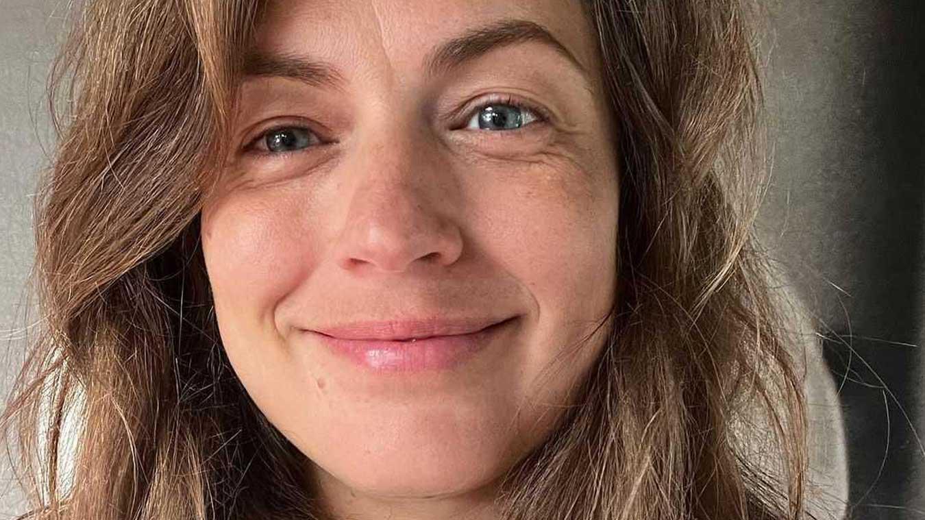 Frances Lefebure deelt prachtige foto van gezin: «Het moederschap staat je goed»