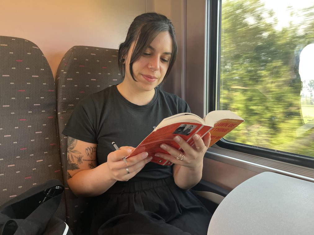 Betrapt met een boek: «De schrijvers doen ons verder kijken dan waar we zo zeker van zijn»