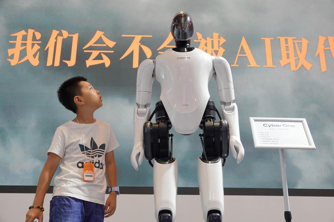 China onthult sciencefiction-plan om binnen twee jaar massaal mensachtige robots te produceren
