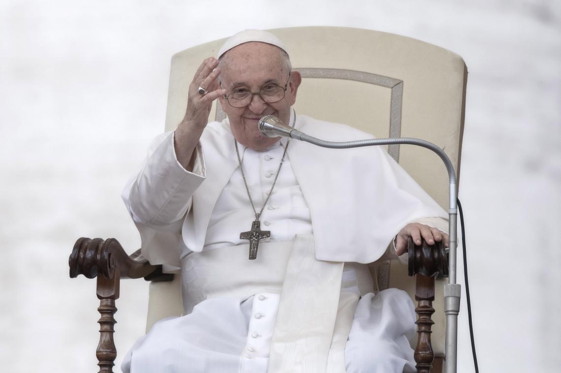 Vaticaan bevestigt dat transgender personen gedoopt mogen worden