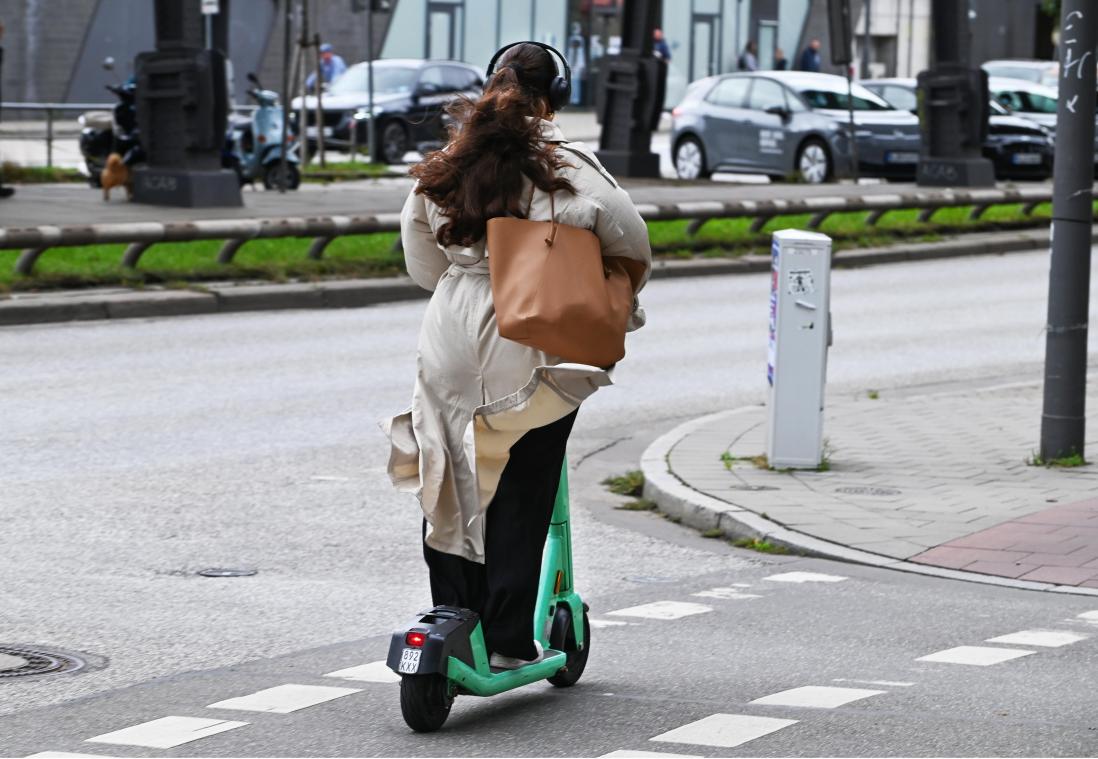 Rijbewijs met punten, helmplicht voor e-steps en nultolerantie voor alcohol: zo wil Vias het verkeer veiliger maken
