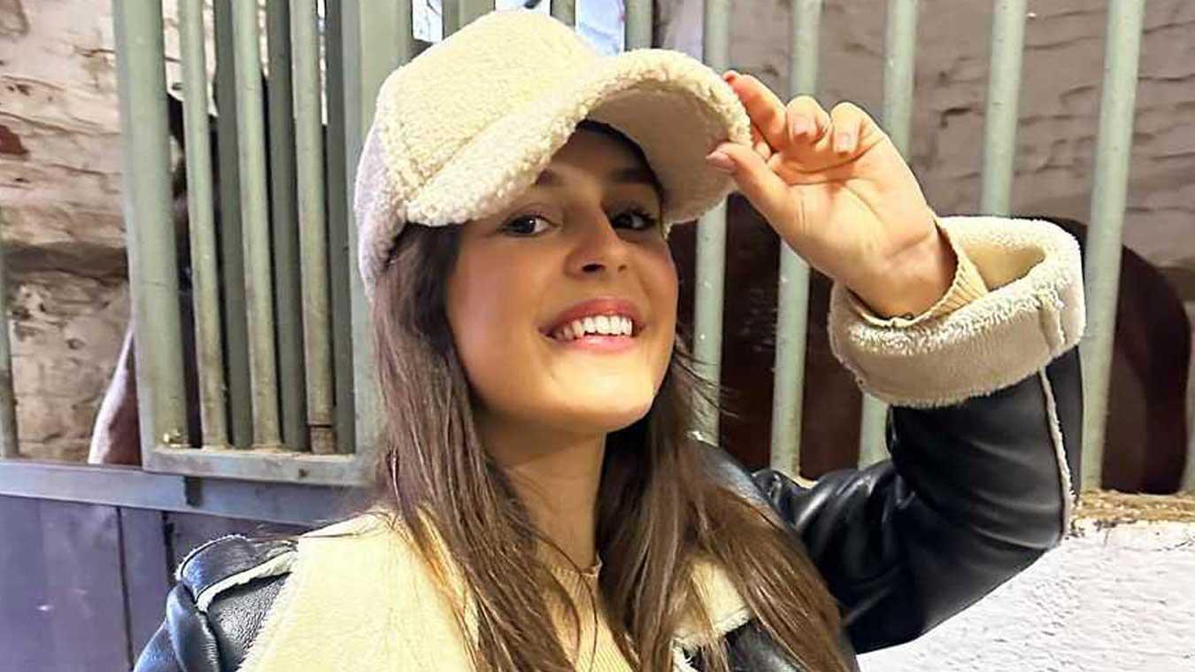 Emi uit ‘Boer zkt Vrouw’ deelt foto van bolle buik: «Zo mooi zwanger!»