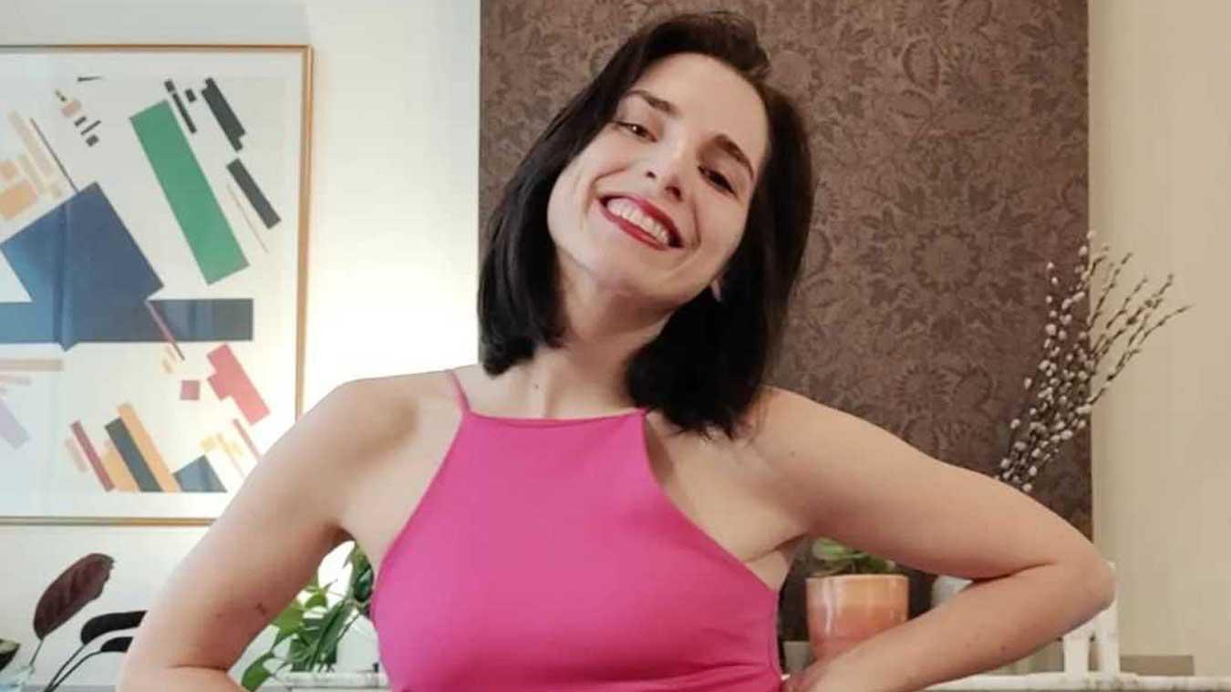 Elisabeth Lucie Baeten durft niet met de auto rijden: «Fobie die ontstaan is bij mijn rij-instructeur»