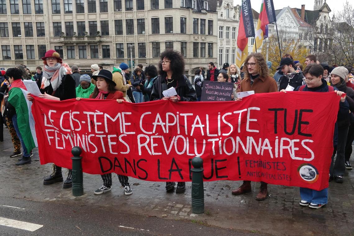Incidenten en arrestaties op nationale manifestatie tegen geweld op vrouwen