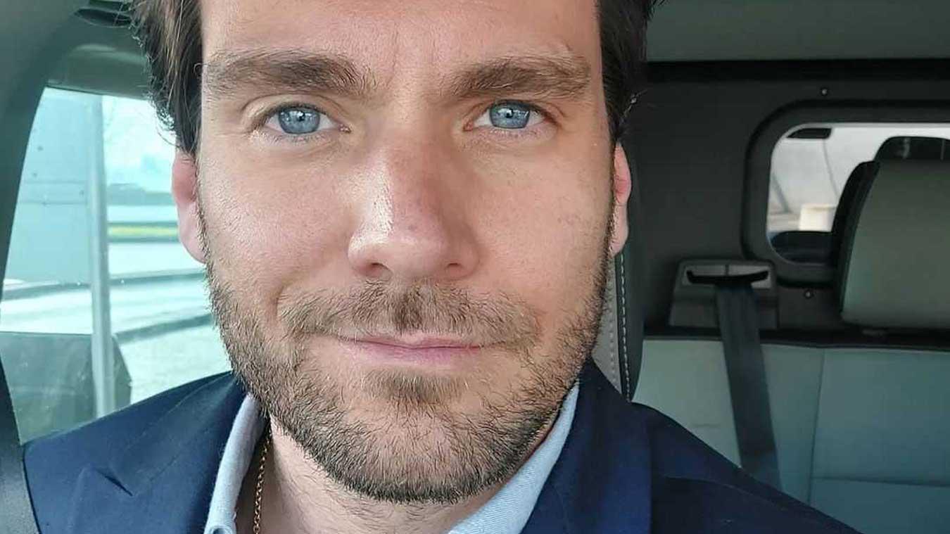 ‘First Dates’-barman Bram voor tweede keer papa geworden: «Wat zijn wij blij dat jij hier bij ons bent»