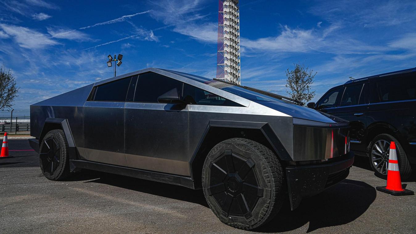 Tesla levert eerste Cybertrucks, met prijskaartje van 55.000 euro
