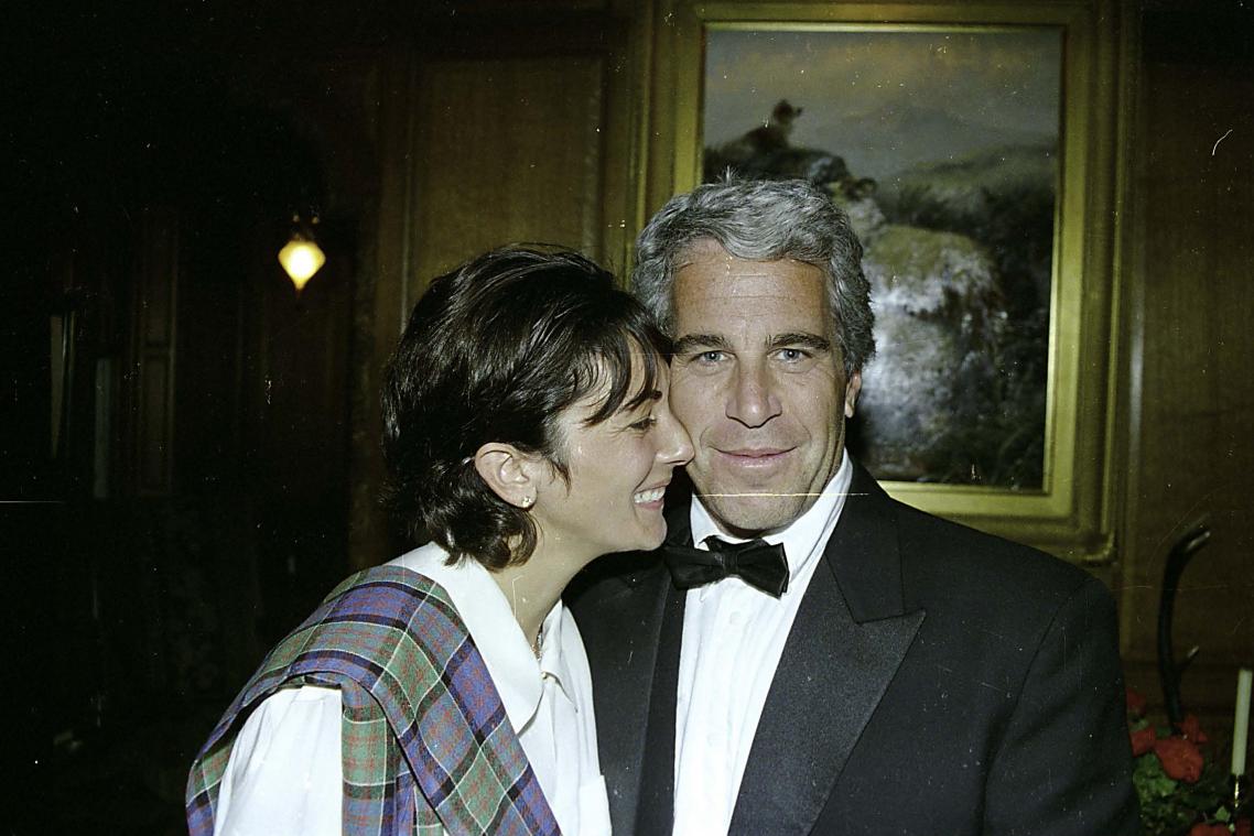 Ontdek welke bekende namen opduiken in documenten Epstein-zaak