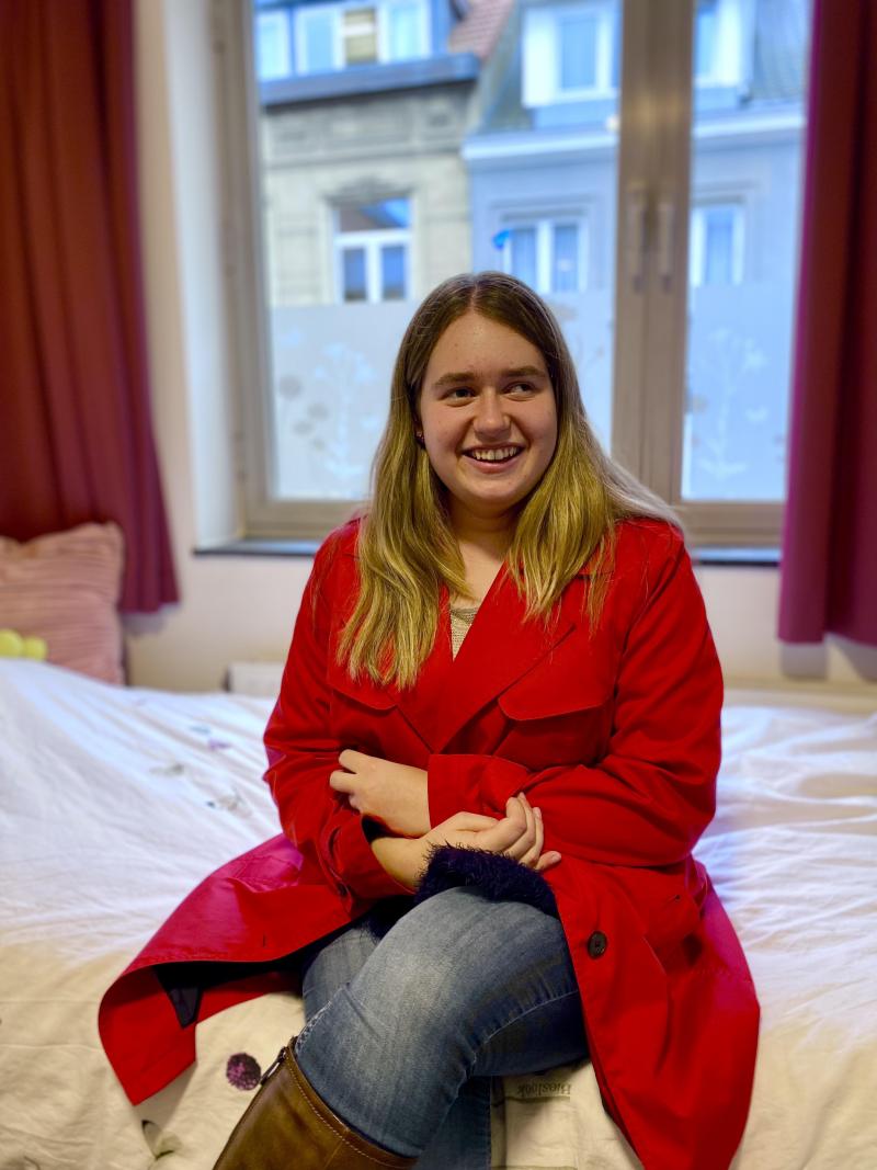 Samantha zit sinds kort op een kort met omkadering