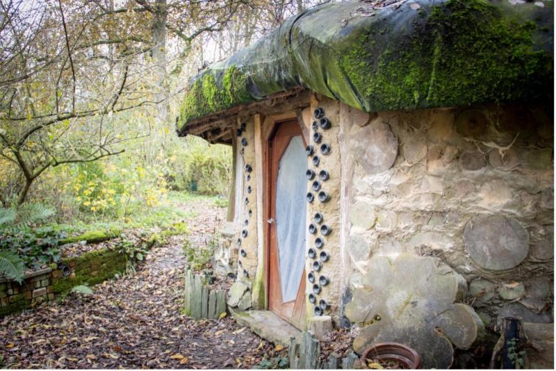 Een zelfgemaakte ontmoetingsplaats bij Voedselbos VZW