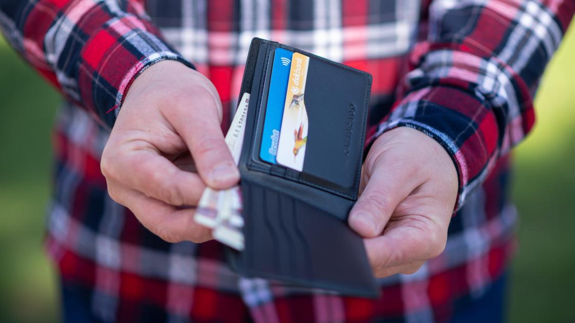 emil-kalibradov-gNG-AF9a3so-unsplash