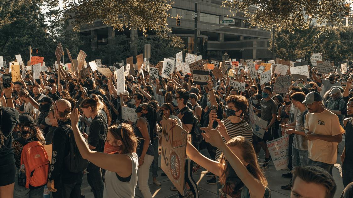 clay-banks-OCFh2PGLoQk-unsplash