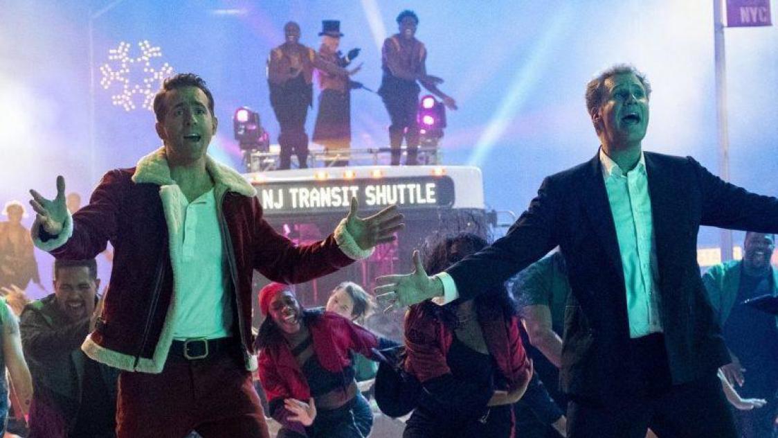 Spirited-Photos-taquine-le-remake-musical-de-Ryan-Reynolds-et