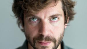 Portret_Ramsey_Nasr_c_Kelly-ann_van_Steveninck-scaled-e1623413707486