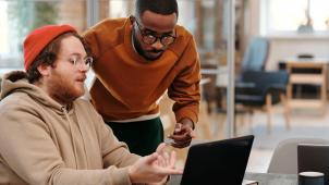 liefde op de werkvloer pexels